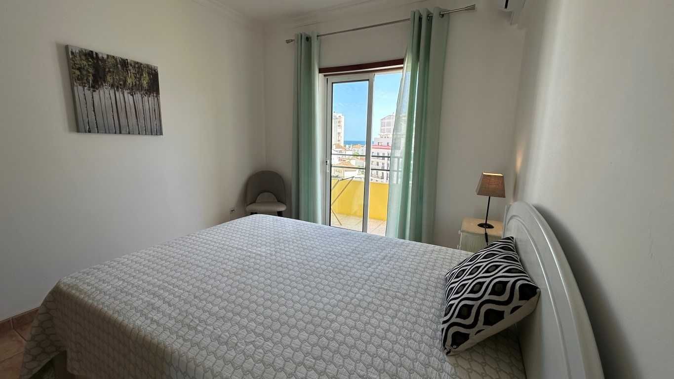 JUL/SET - T1 Praia Rocha (Piscina + Garagem) – 200m da praia a pé