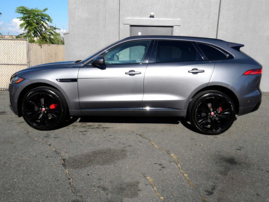 Jaguar F-PACE S      2018