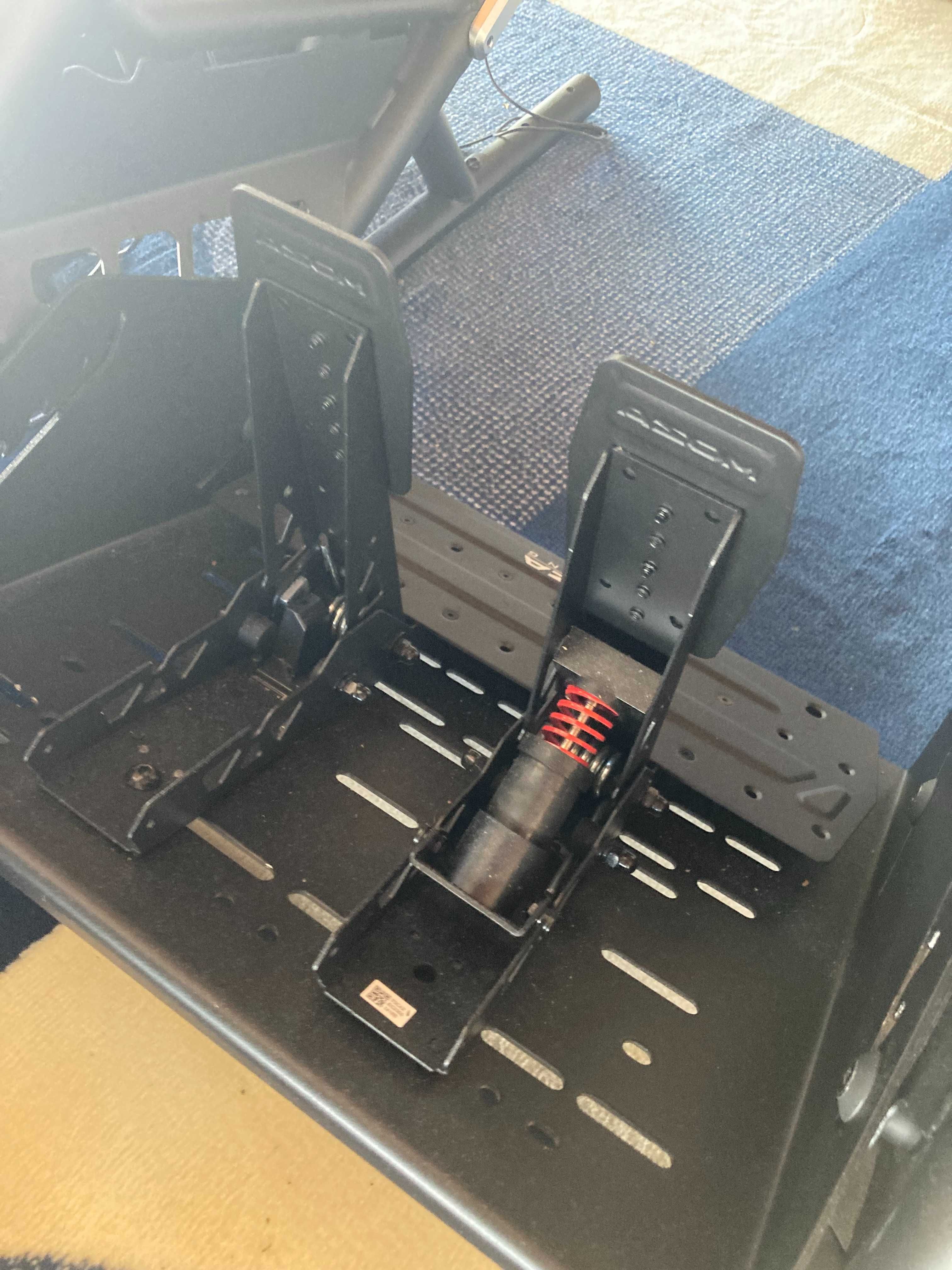 Bundle SimRacing Moza R5 / Playseat / Monitor 32 + Stand