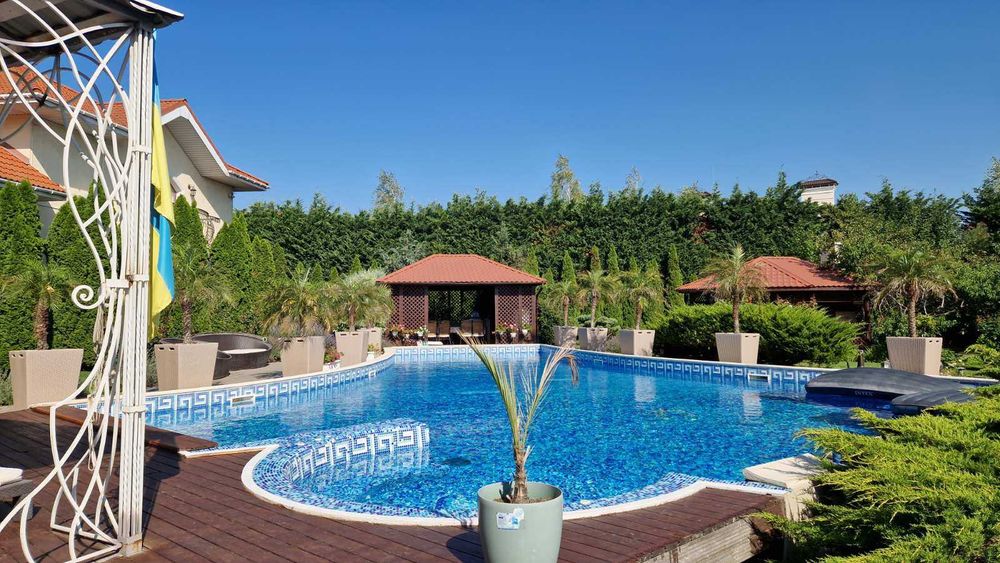 Красивый дом у моря в Совиньене с участком 28 соток.