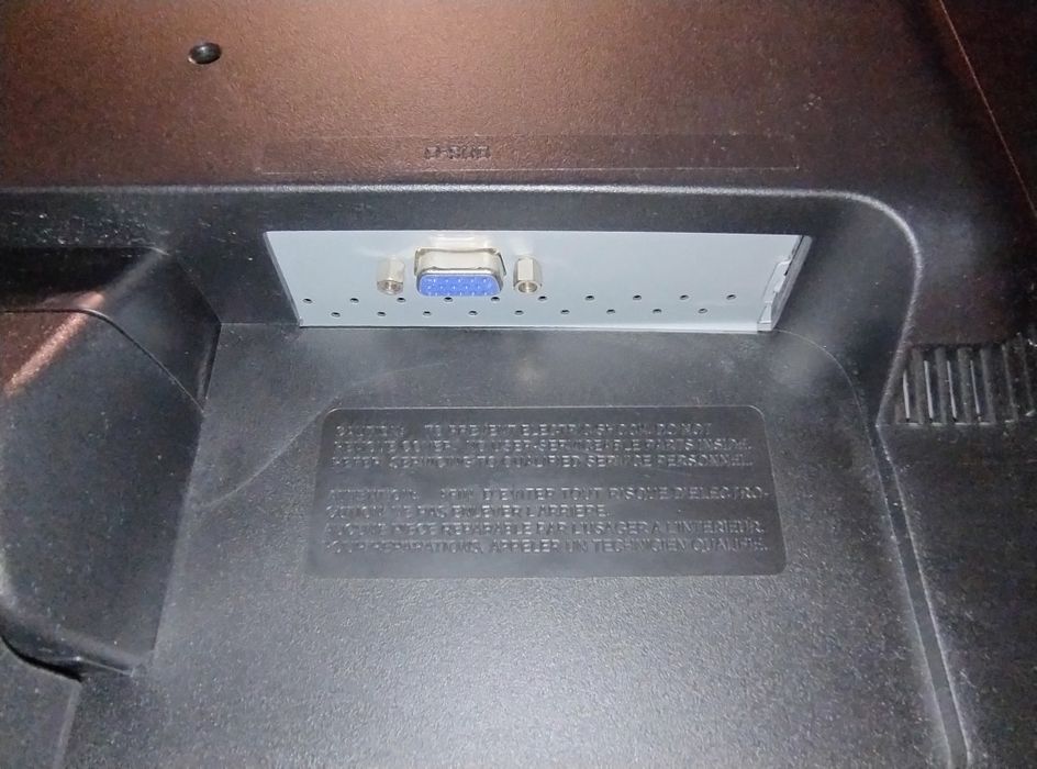 Monitor LG FLATRON W2242S-BF hdmi