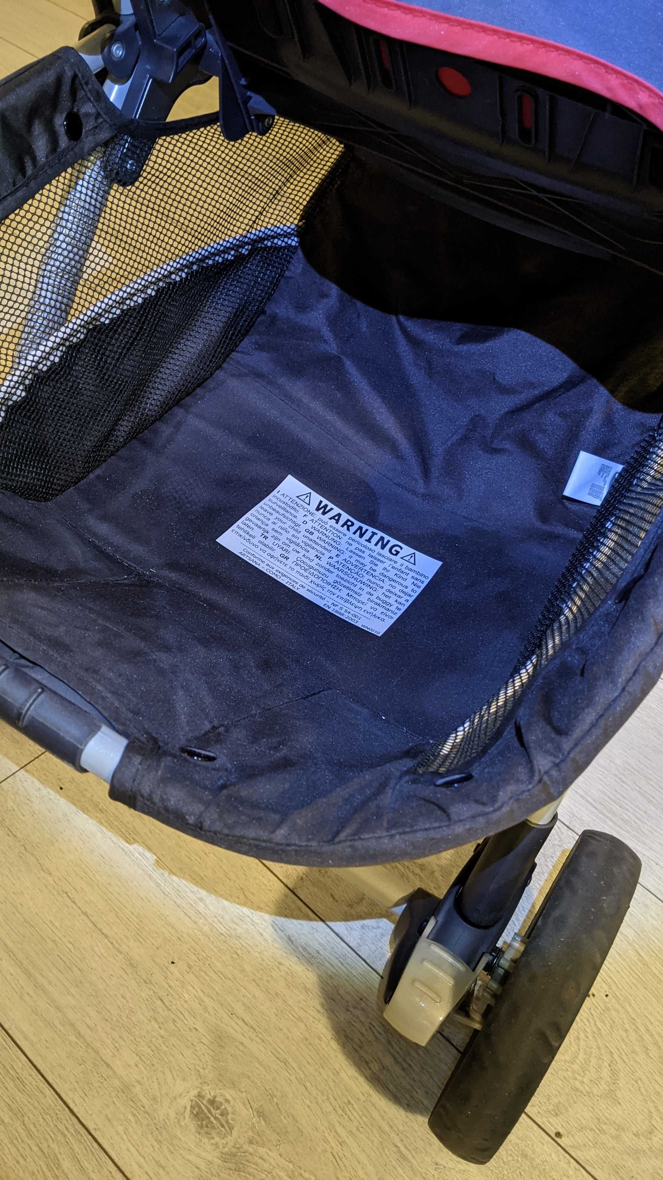 Wózek, solidna funkcjonalna spacerówka marki Chicco