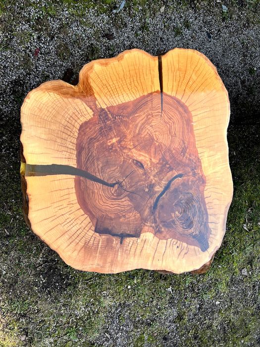 Stolik kawowy z plastra, żywica, jesion klin z czarnego dębu