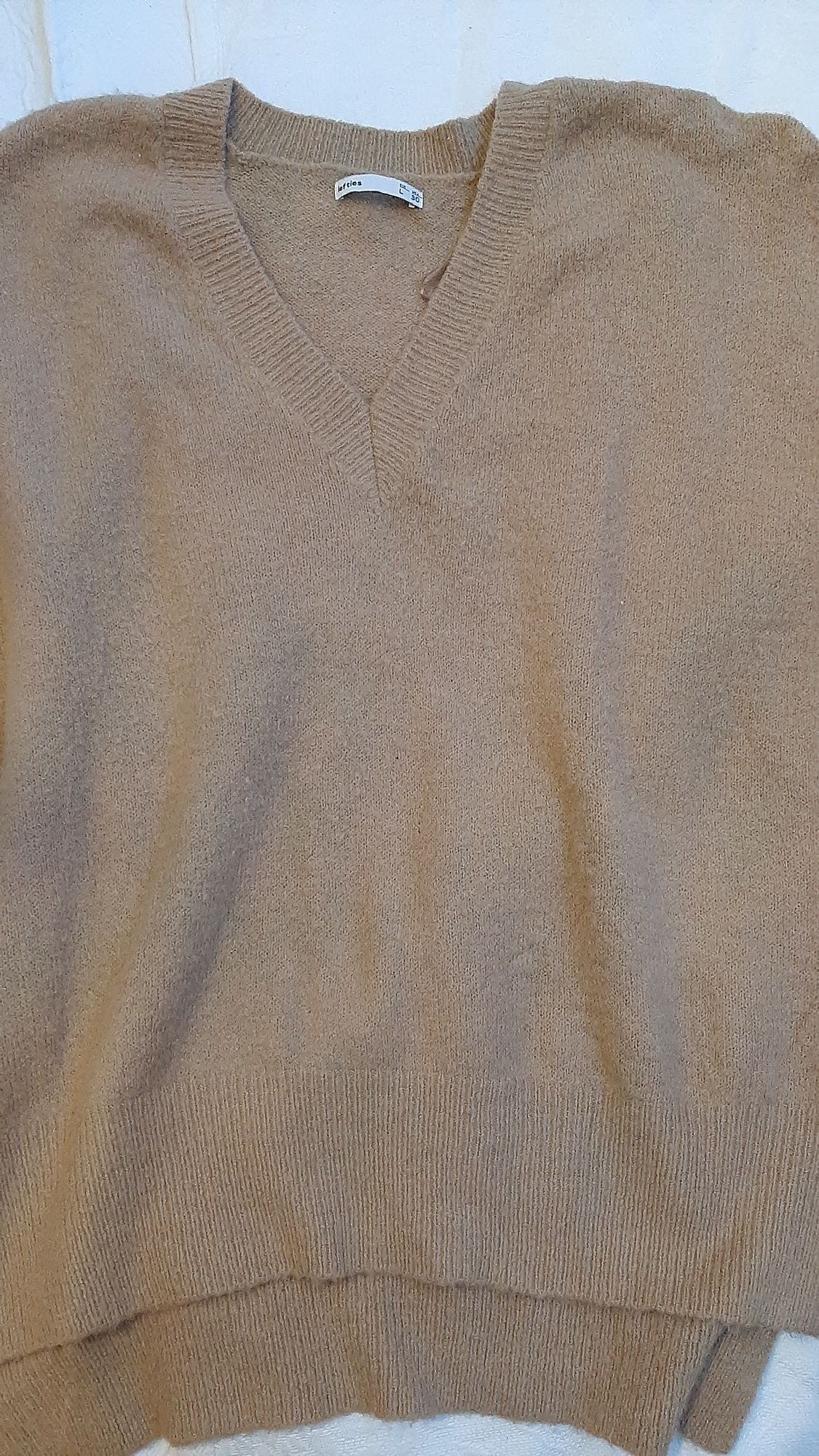 Vendo camisola de lã cor camel