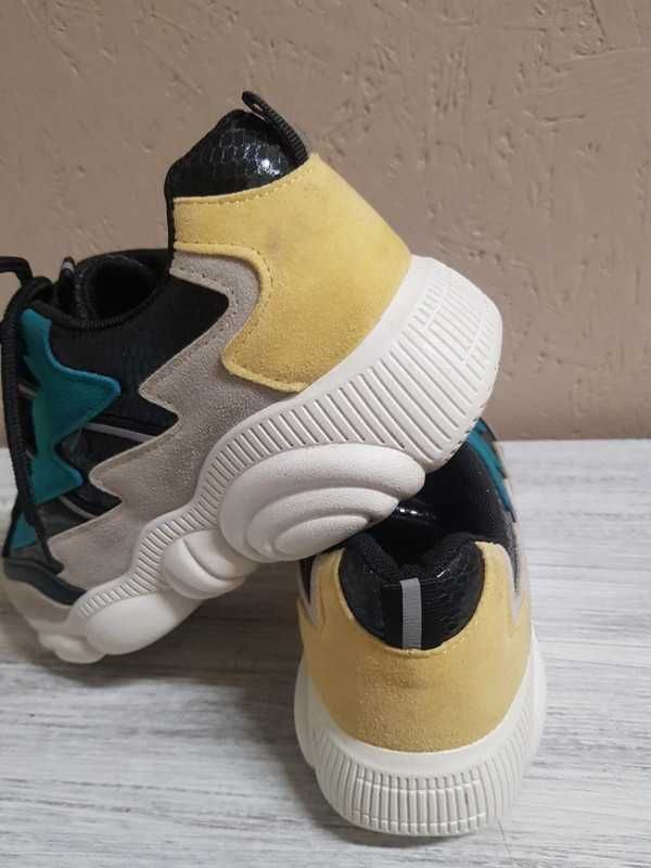 Damskie buty sportowe sneakersy 39r.