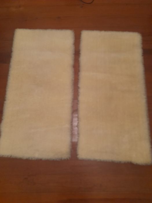 Tapetes brancos de quarto
