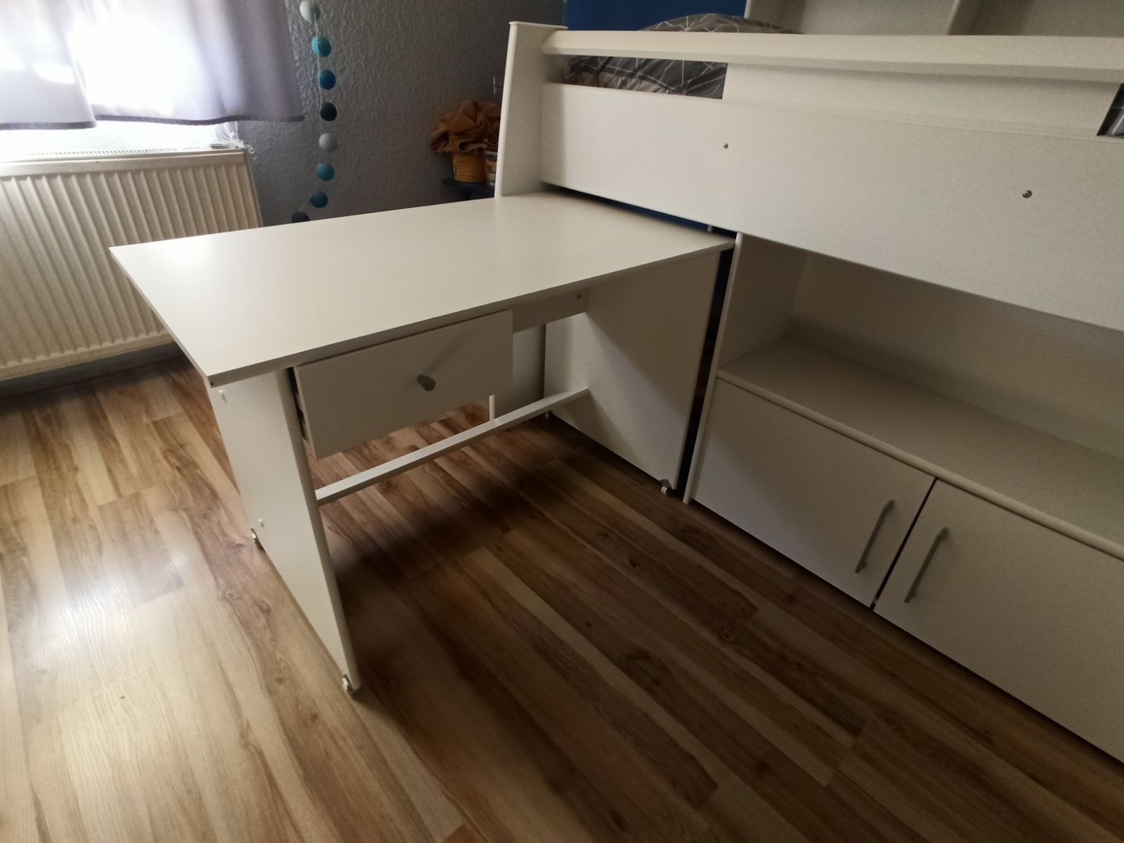 Łóżko młodzieżowe