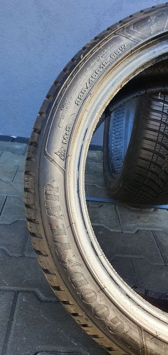 225/45/18 Goodyear Demo