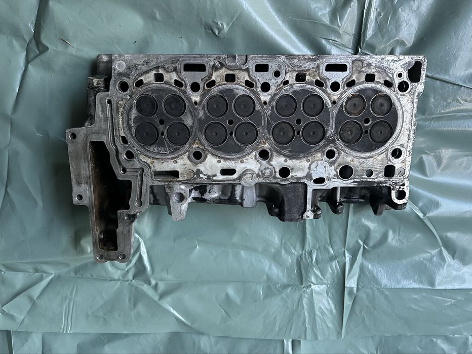 Głowica z zaworami BMW F10 N47d20c