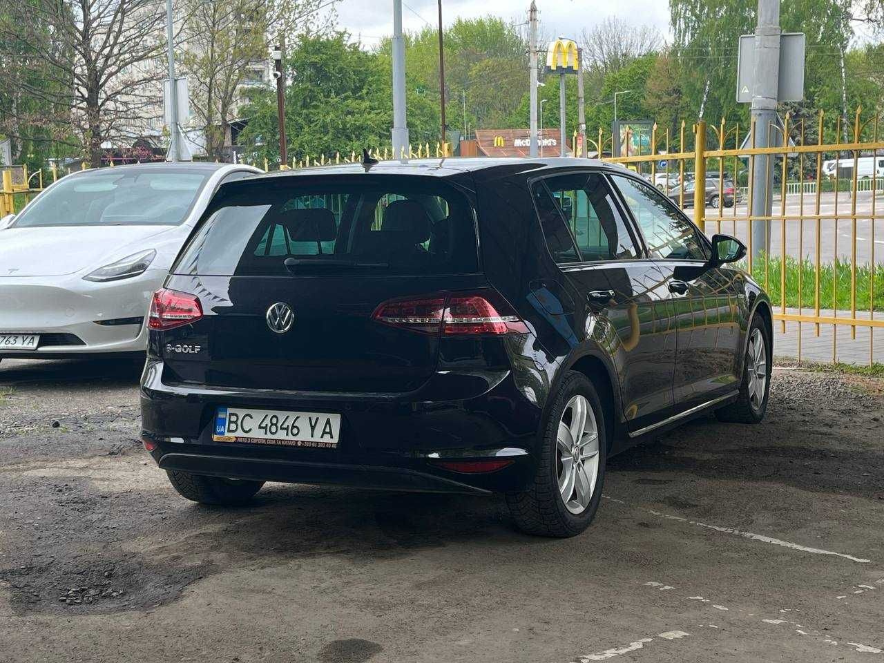 Volkswagen e-Golf 2015