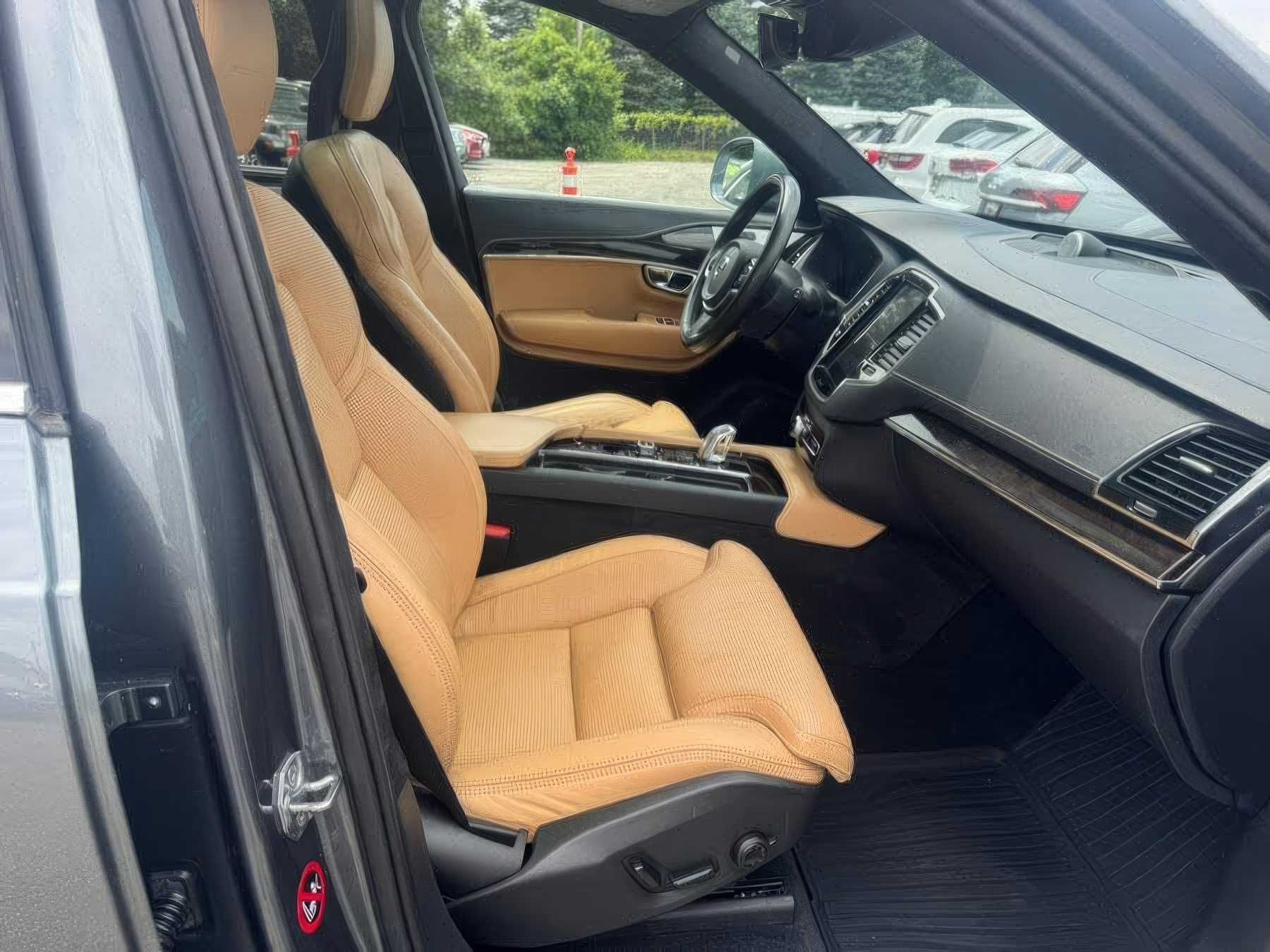 2017 Volvo XC90 Hybrid