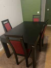 Conjunto de mesa com 4 cadeiras