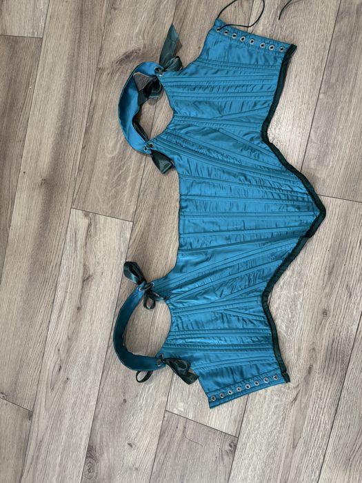 Корсет без чашки