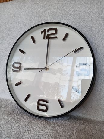 Часы настенные большие круглый чёрно-белые красивые классические 30 см