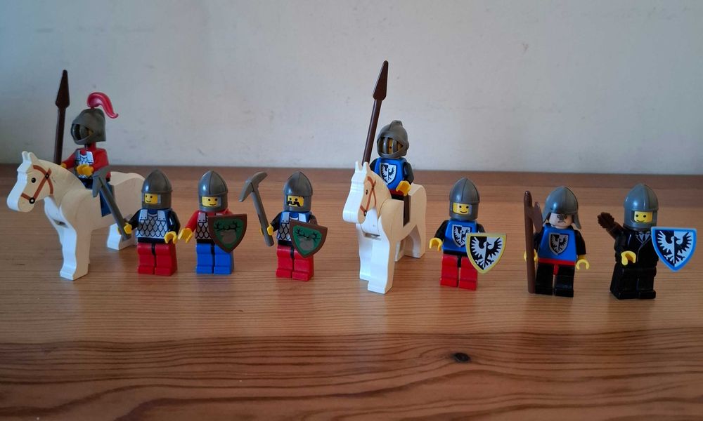 Lego - Bonecos / Figuras Soldados / Guerreiros e Cavaleiros do Castelo