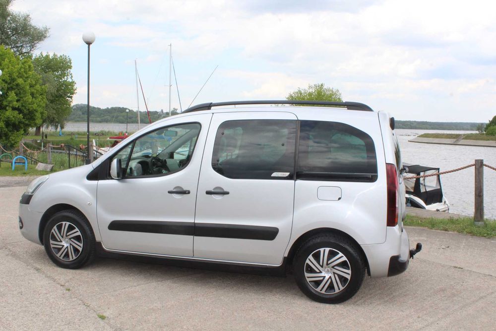 Citroen Berlingo,Peugeot Partn, Kolor EZRC*Różne kolory,cały na części