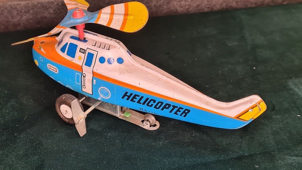Stara blaszana zabawka PRL, helikopter