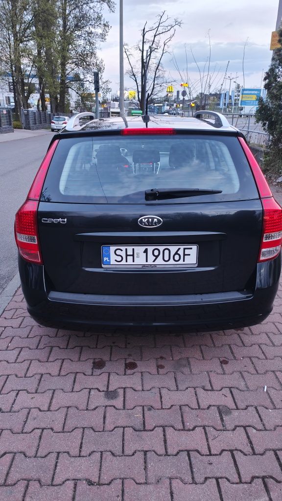 Kia cee'd 1,4 109 km 2010