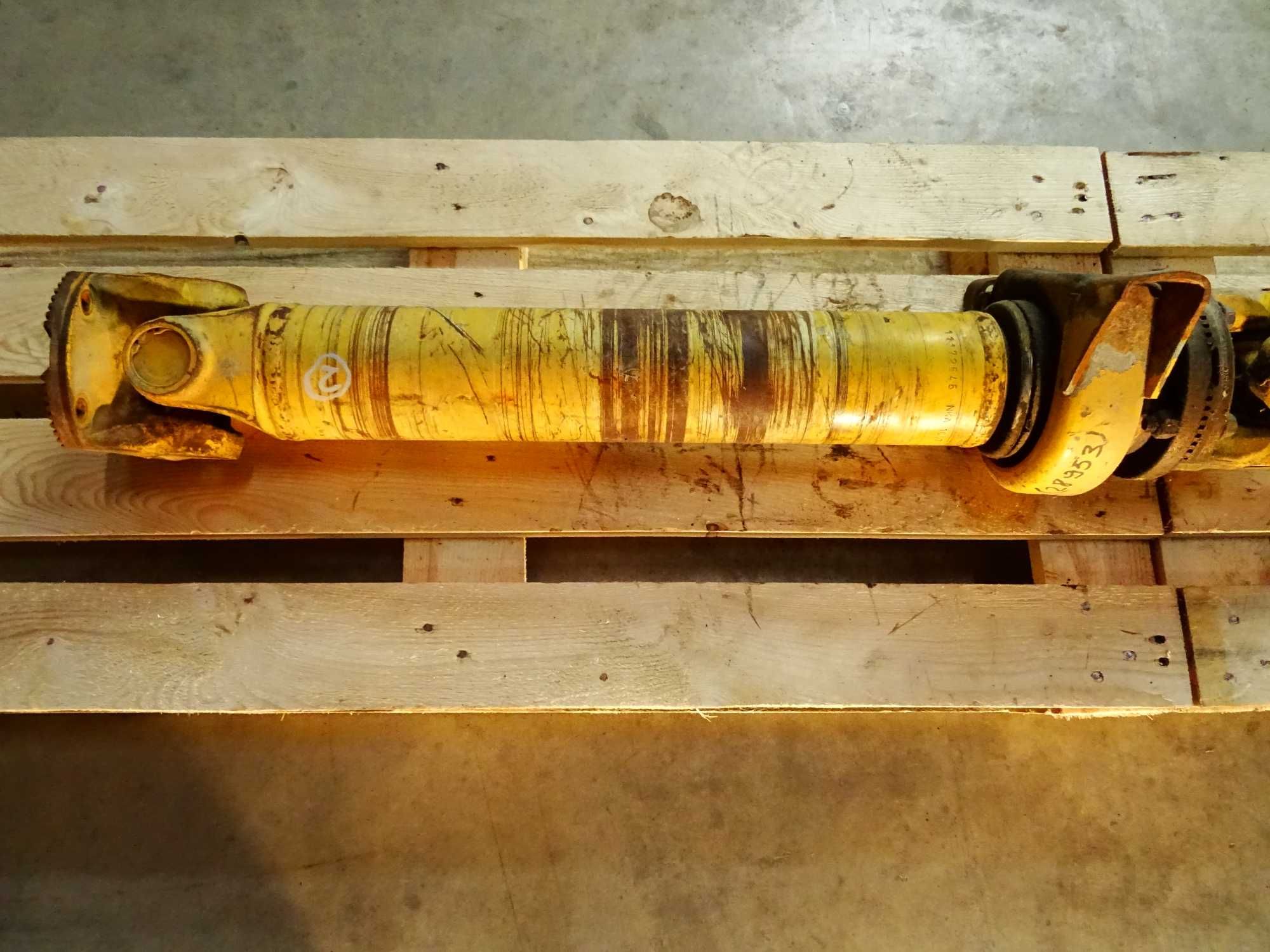 Wał pędny do ładowarki Volvo L120E. Cardan shaft. 147cm. Kardan.