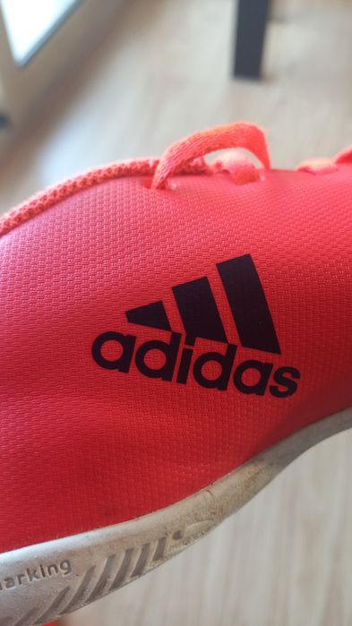 Chuteiras vermelhas adidas