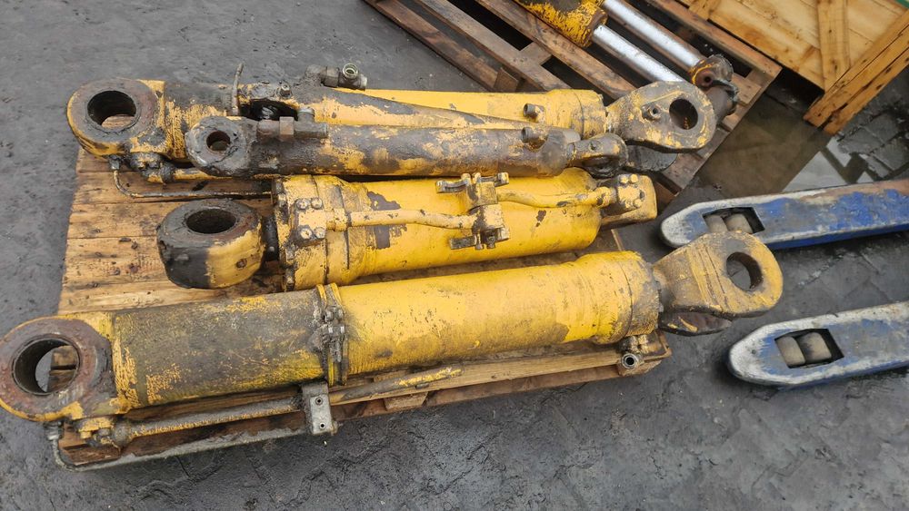 Ładowarka Liebherr l544 siłownik skrętu podnoszenia most zf 409/dk