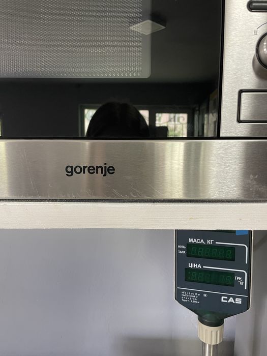 Мікрохвильовка вмонтована