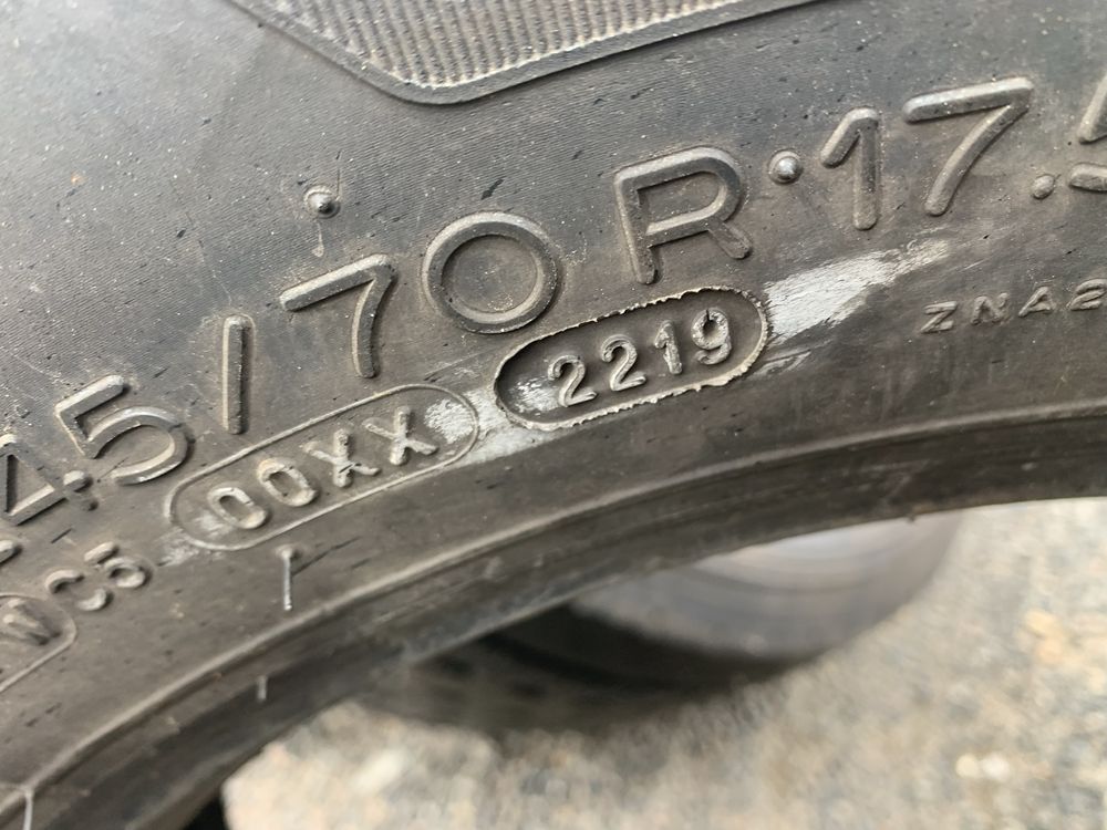 B167. 245/70/17,5 Michelin Xmulti Z