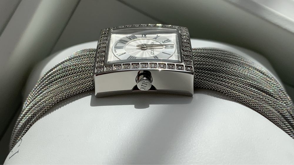 Nina Ricci швейцарський годинник з діамантами