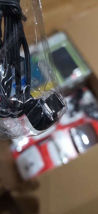 Etui, sluchawki i gniazda TV i RTV