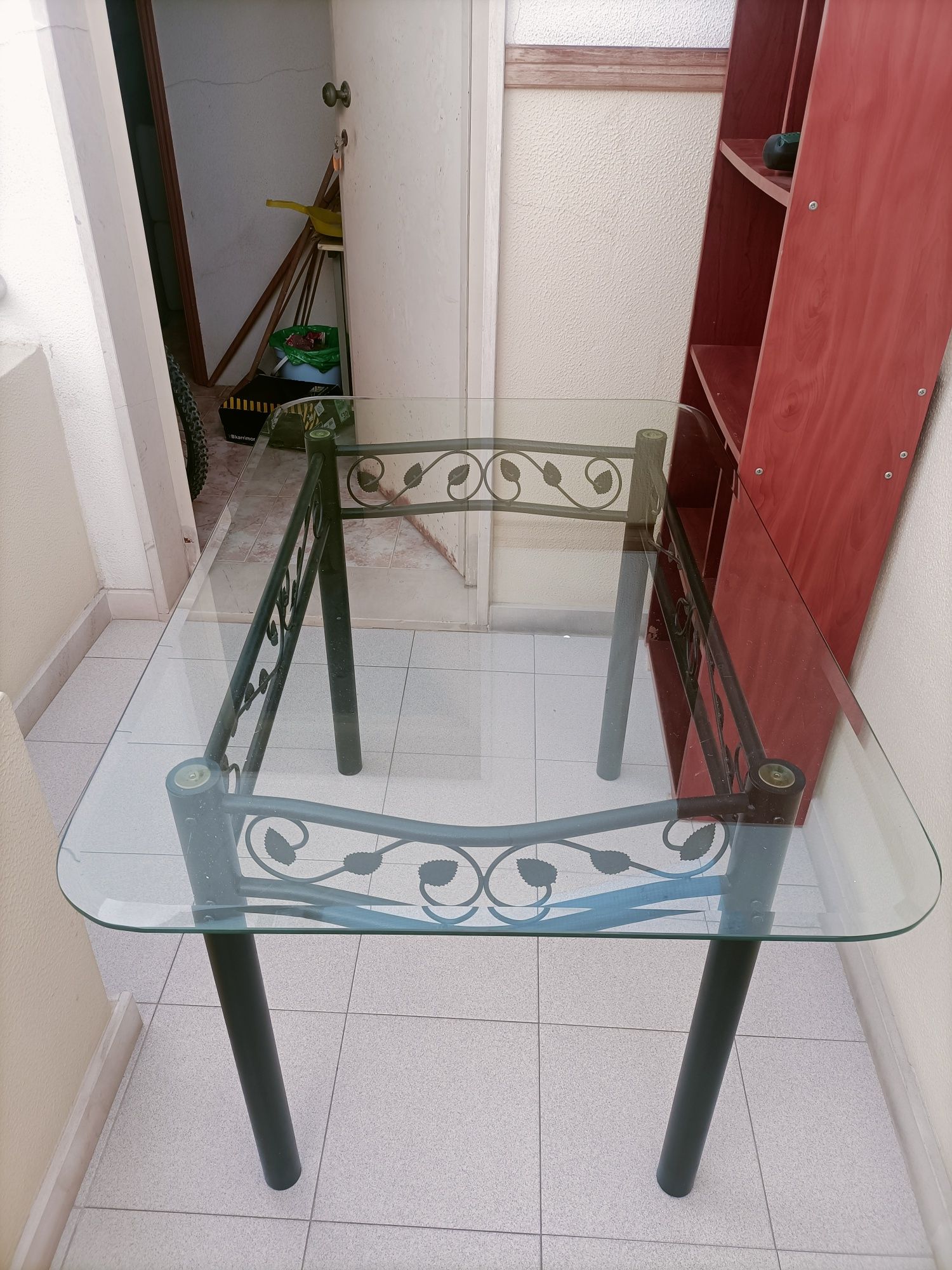 Mesa de jantar em vidro