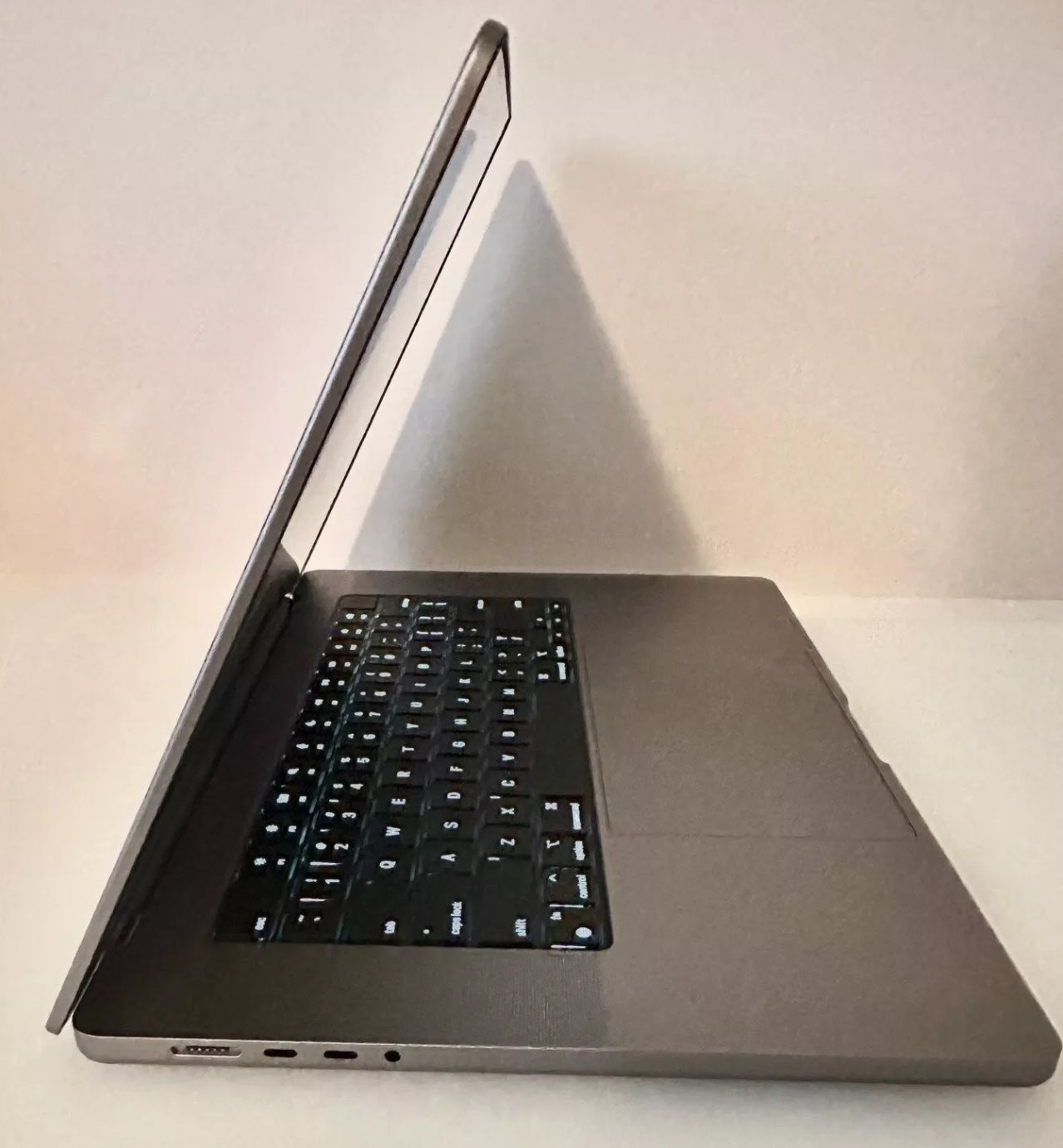 Macbook pro 16 m1 pro/16/512 идеал