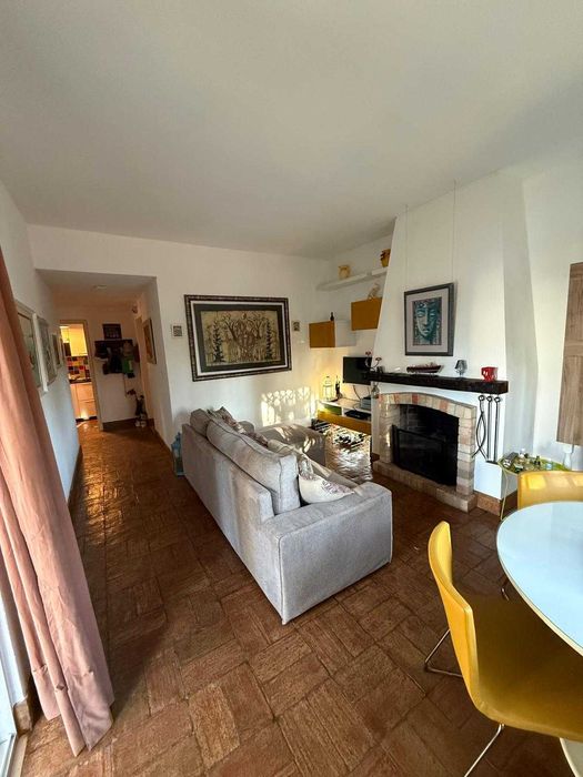 Arrendamento – Apartamento T1 Mobilado c/ AC, Varanda e arrecadação