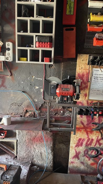 Продам гараж з інструментом під сто