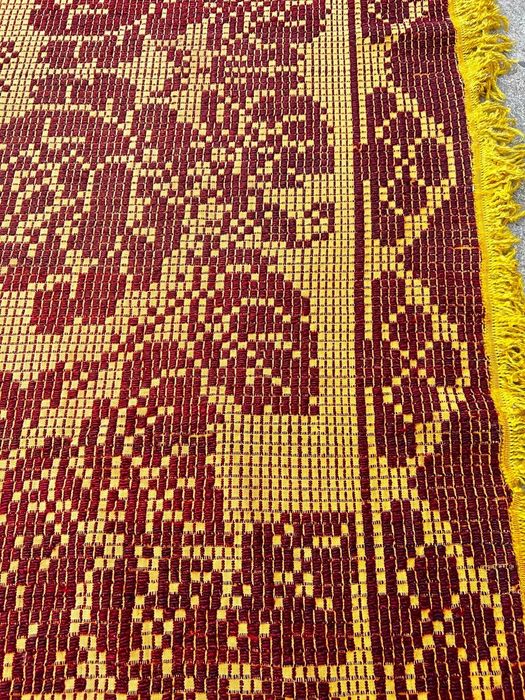 Палас покривало давнє старовине