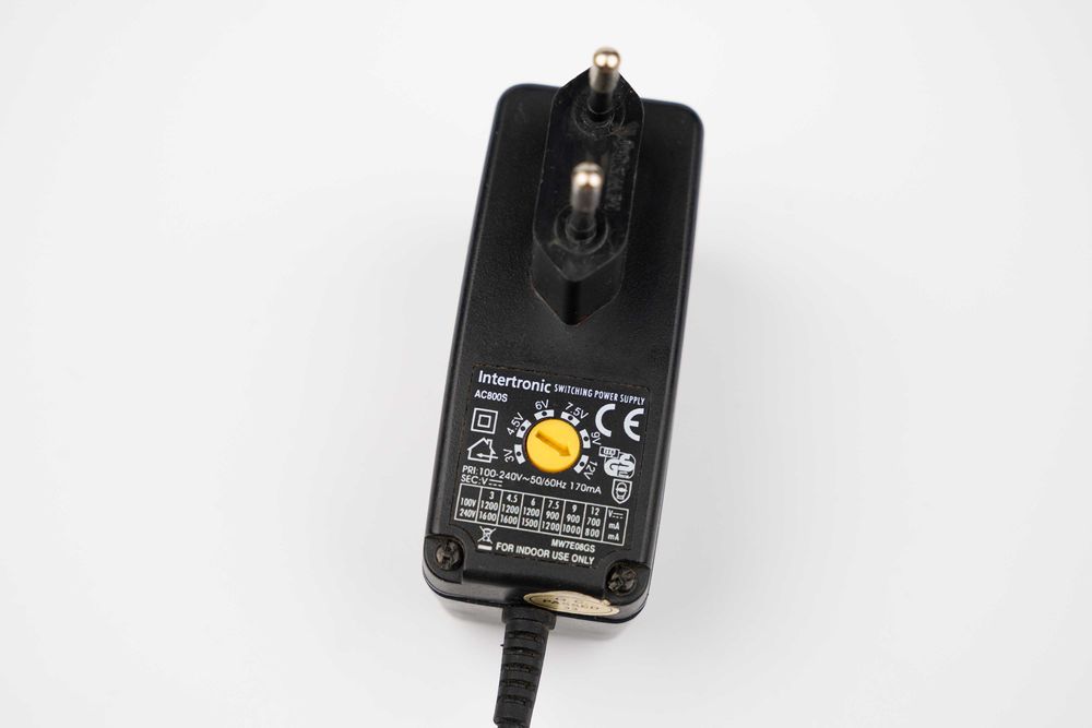 Універсальний блок живлення адаптер зарядний пристрій Intertronic3-12v