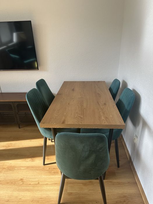 Stół i 6 krzeseł homla