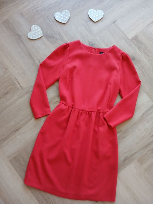 Czerwona elegancka sukienka z bufiastymi rękawami bufkami Święta M 38