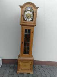 Stary duży stojący zegar ze strychu po babci Brixon.