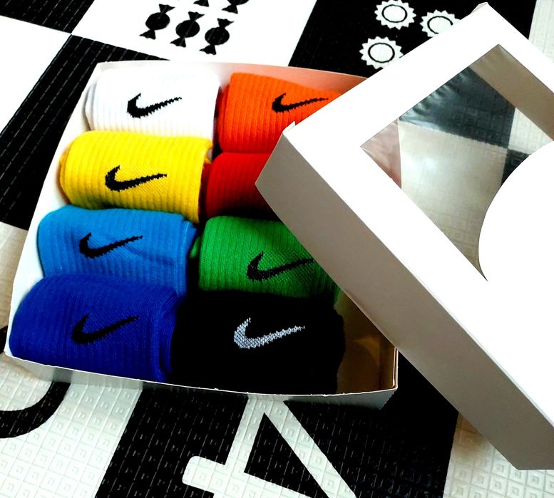Skarpety Nike długie białe czarne kolorowe