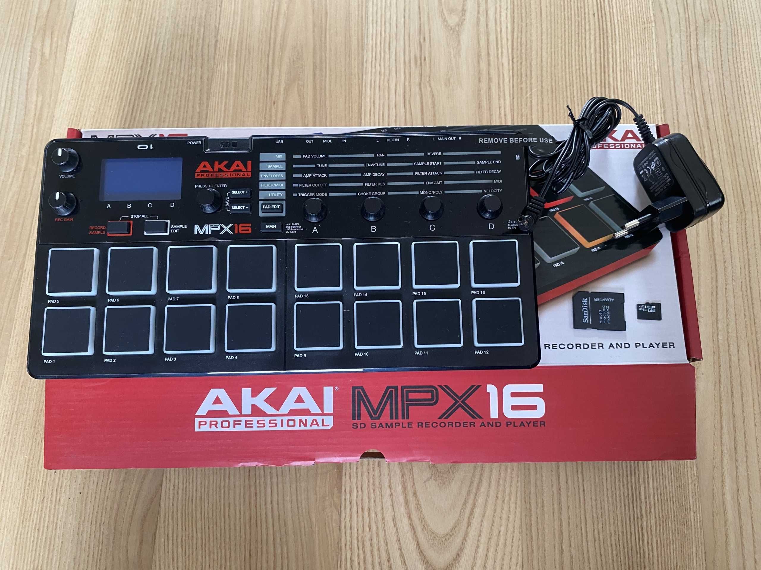 Sampler AKAI MPX16 +32GB