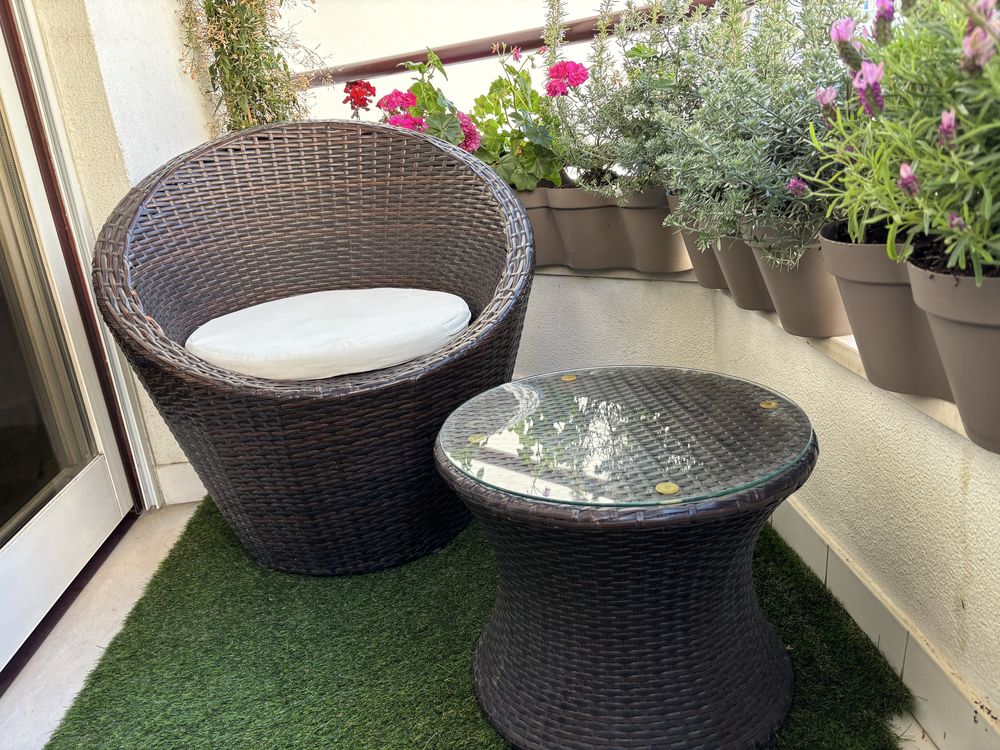 Cadeiras e mesa para varanda / terraço / jardim exterior
