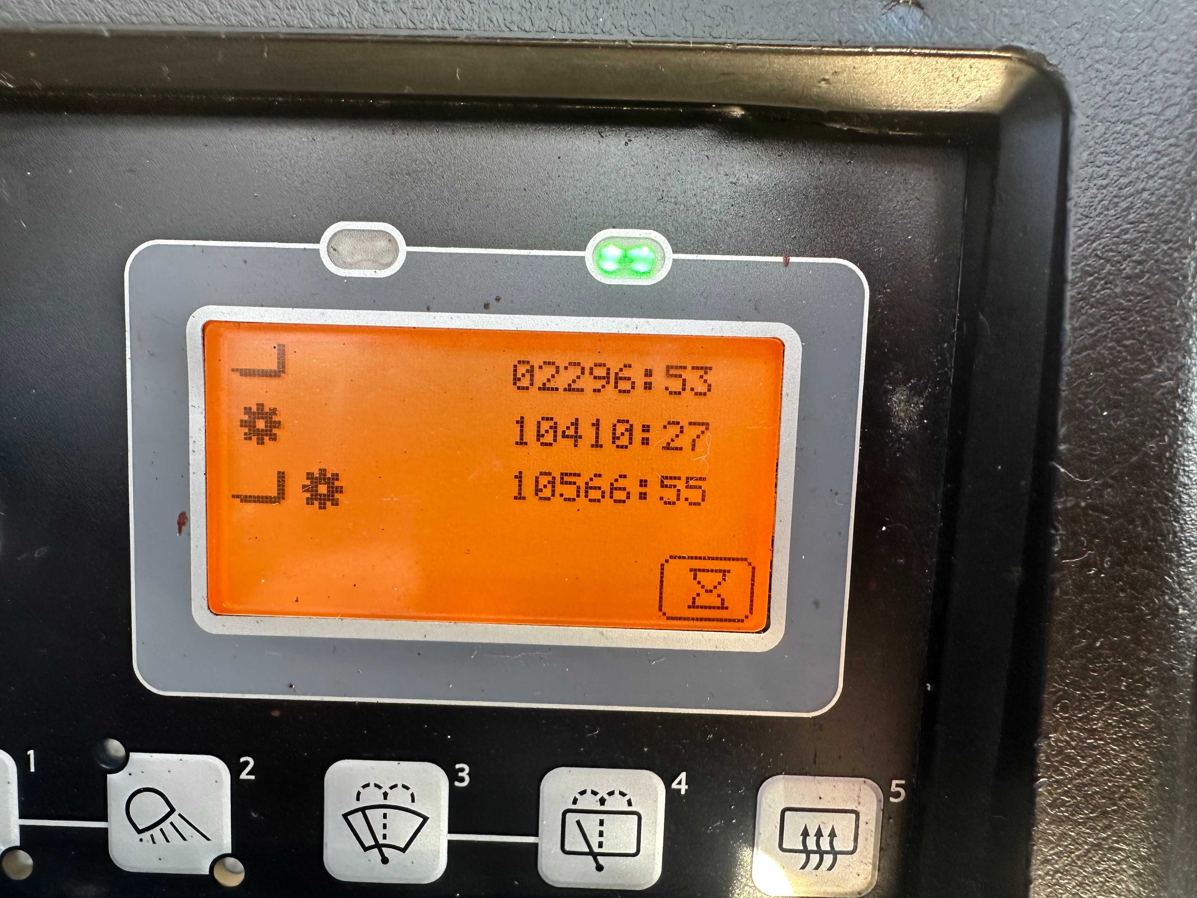 Wózek widłowy elektryczny LI-ON 8FBE18T Triplex, obrotnica