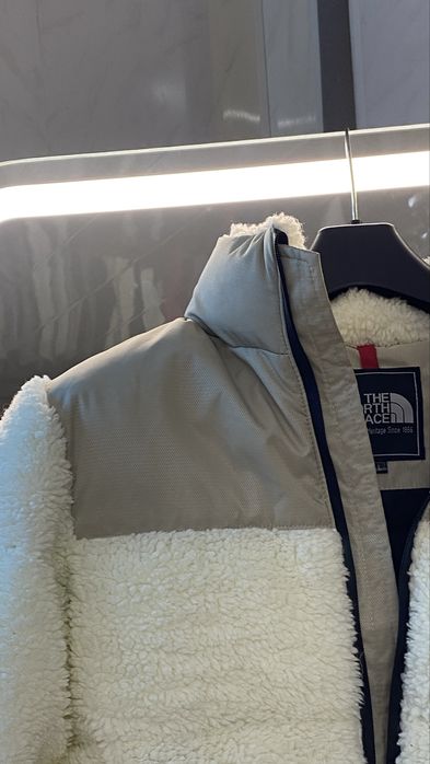 Жіночий пуховик The North Face, бежевий, розмір L — новий!
