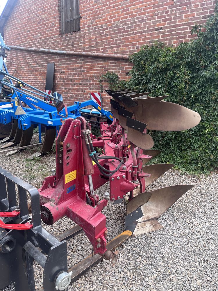 Pługi obrotowe Kongskilde 4 skibowe 3+1