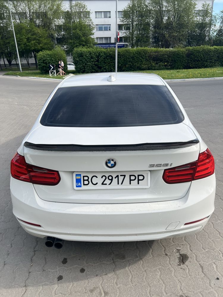 BMW 328i 2.0, 245к.с. задній привід