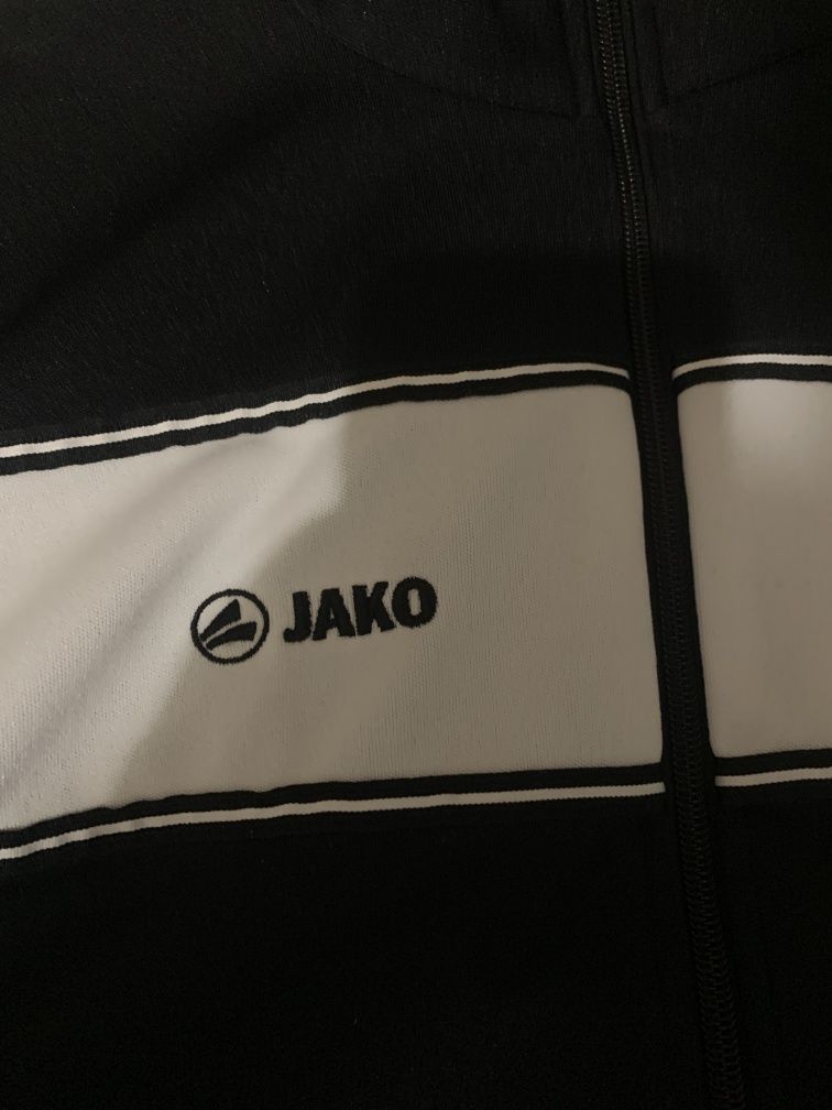Jako світшот на замку