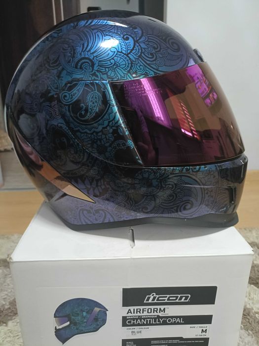 Kask motocyklowy Icon