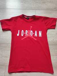 T-shirt rozm. 128 - 137, 134 czerwony nike jordan