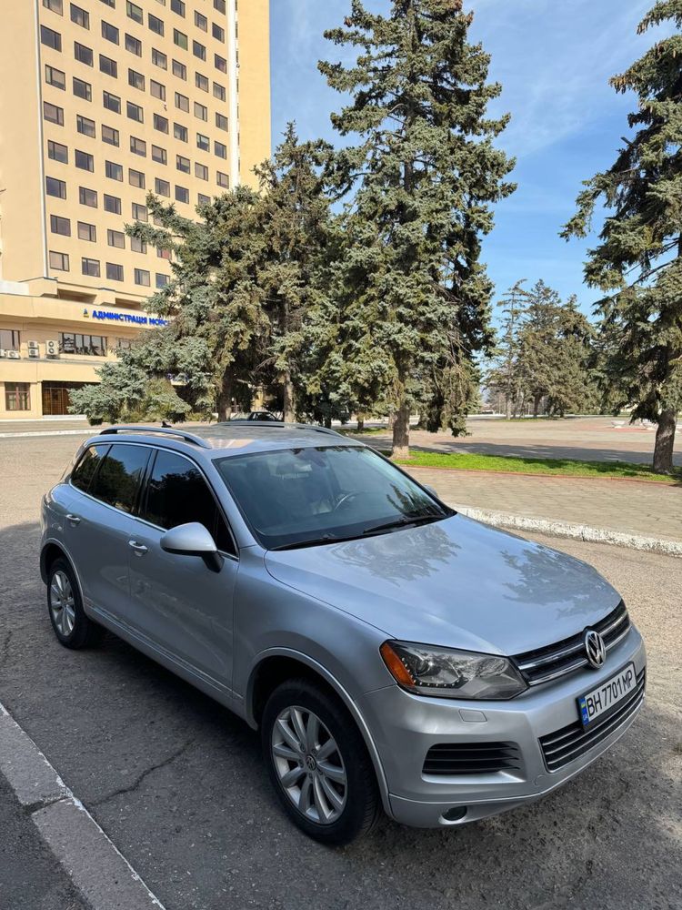 VW TOUAREG  кроссовер