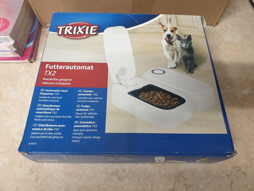 Trixie TX2 automat na karmę  Pojemność: 2 x 300 ml